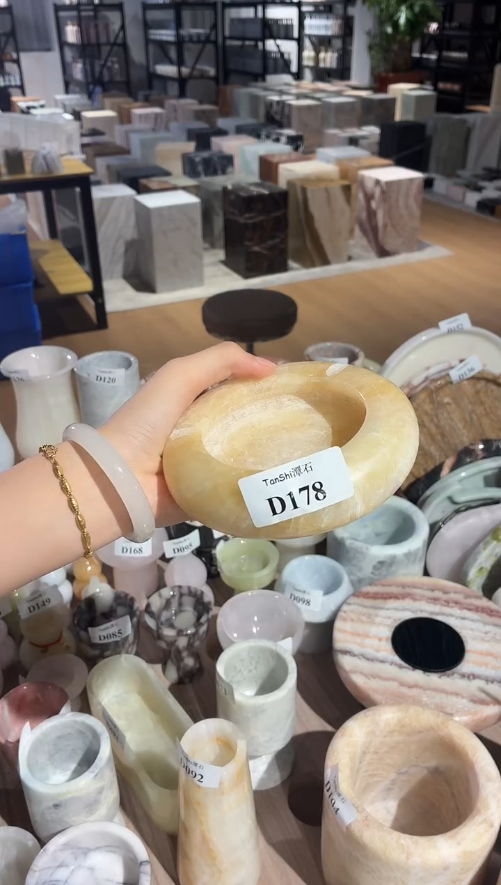 石材d178黄玉烟灰缸
