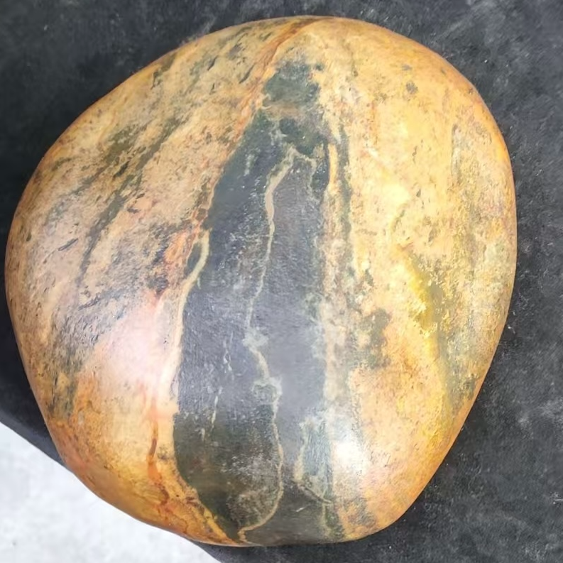 非金属皮质吊坠 玉龙河黄色的大手把件奇石