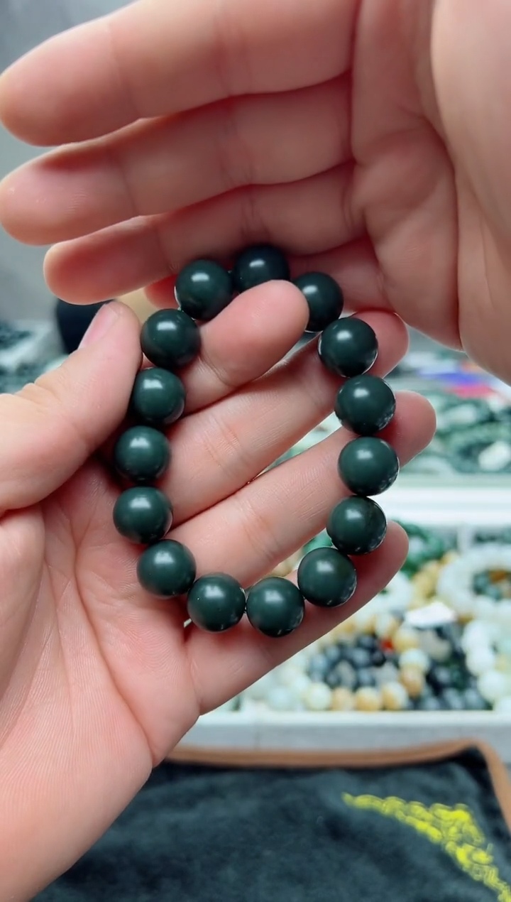 未镶嵌和田玉手串沙枣青带糖14