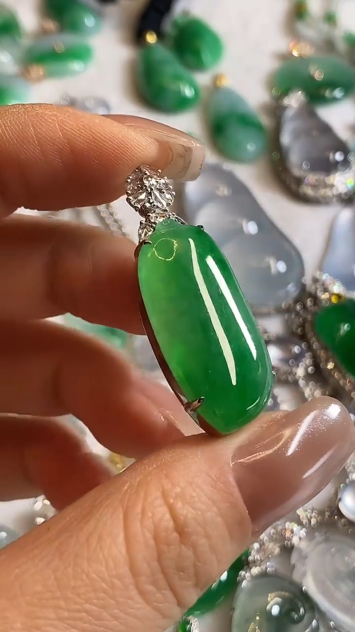 吊坠(不含链)18K金镶嵌翡翠吊坠