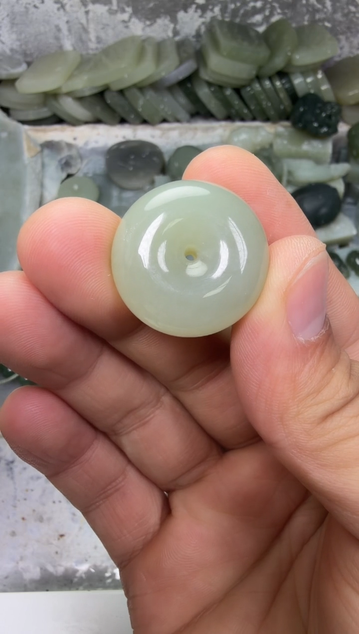 颈饰未镶嵌和田玉扣