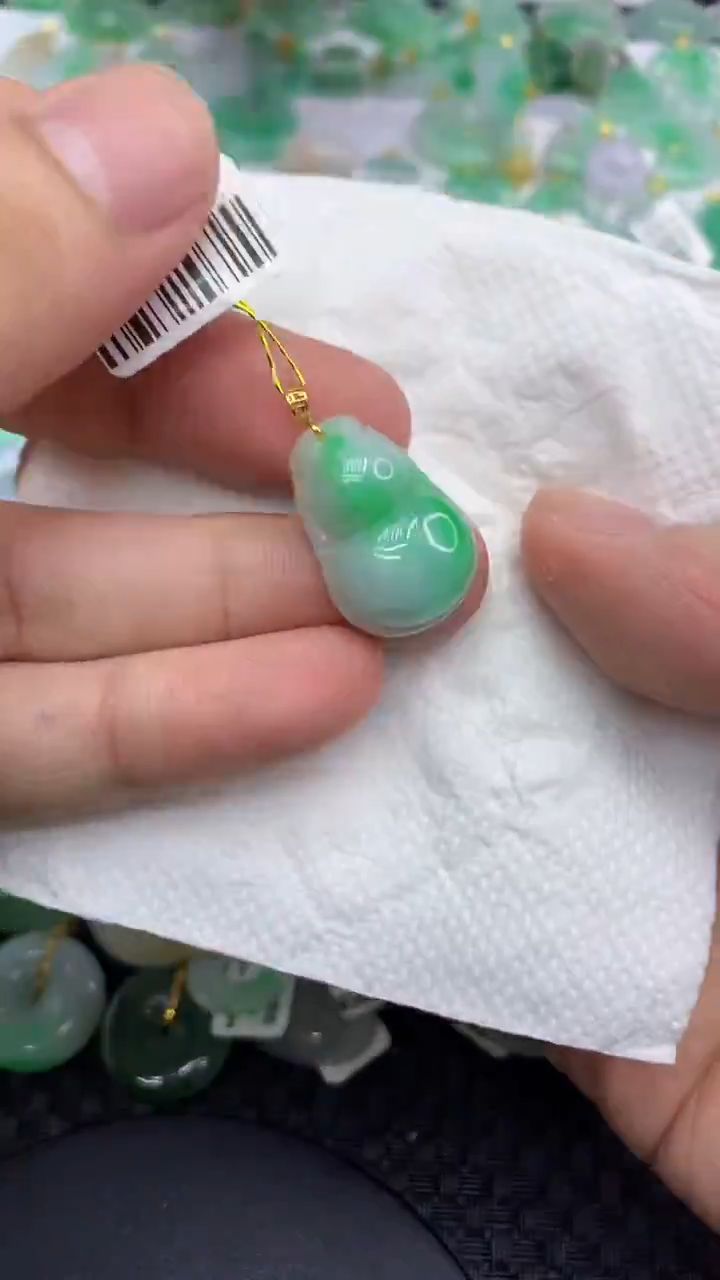 翡翠18K金镶嵌颈饰天然缅甸A货翡翠