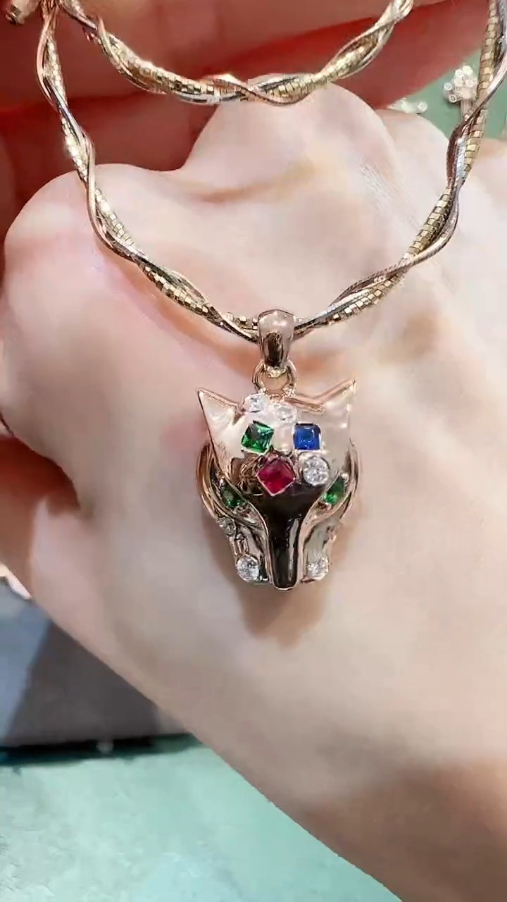 【闪购商品】钻石吊坠(不含链)18K金镶嵌18K金钻石豹子吊坠