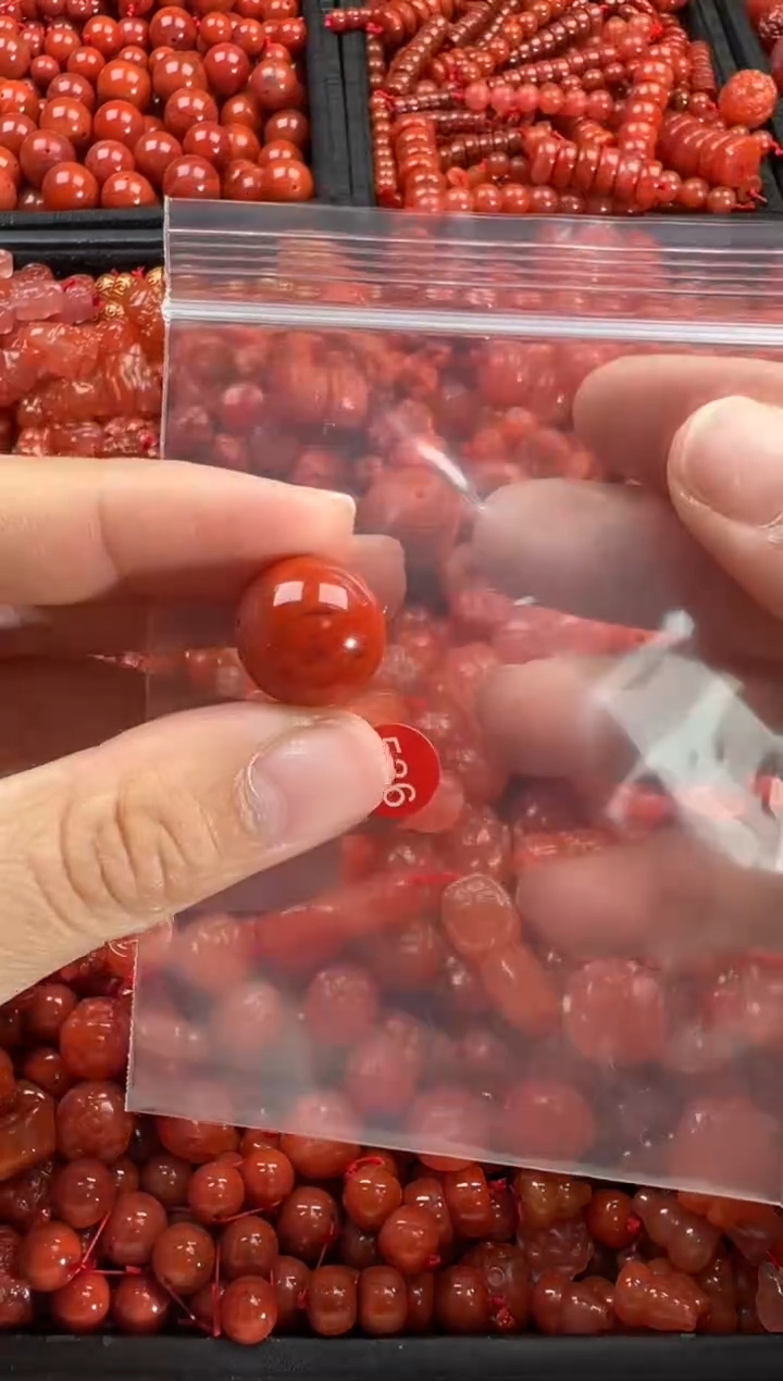 【闪购商品】南红玛瑙颈饰未镶嵌1