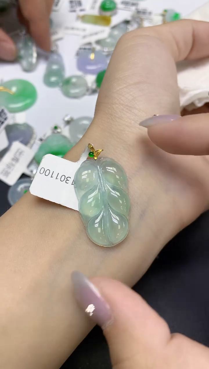 颈饰18K金镶嵌翡翠天然缅甸翡翠A货百元以上9元证书费自理