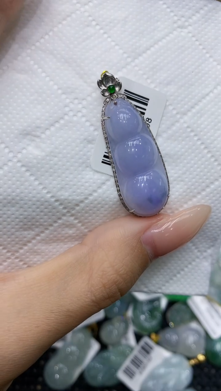 翡翠18K金镶嵌颈饰111111111111