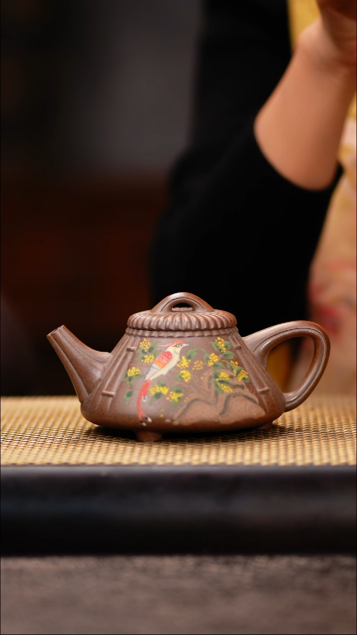 LJY42柴烧 筋纹石瓢（开窗花鸟）