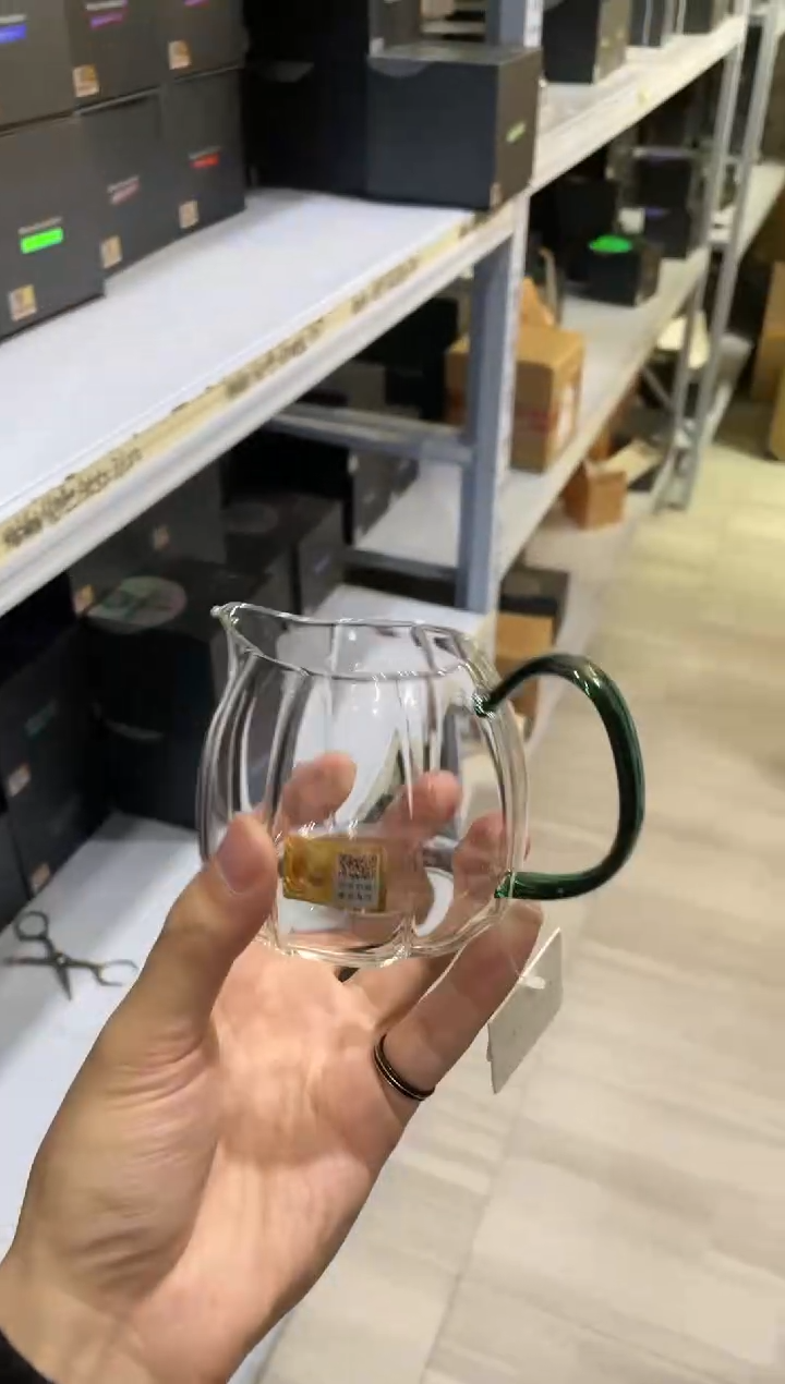 【闪购商品】倾妍墨绿公道杯。。。。
