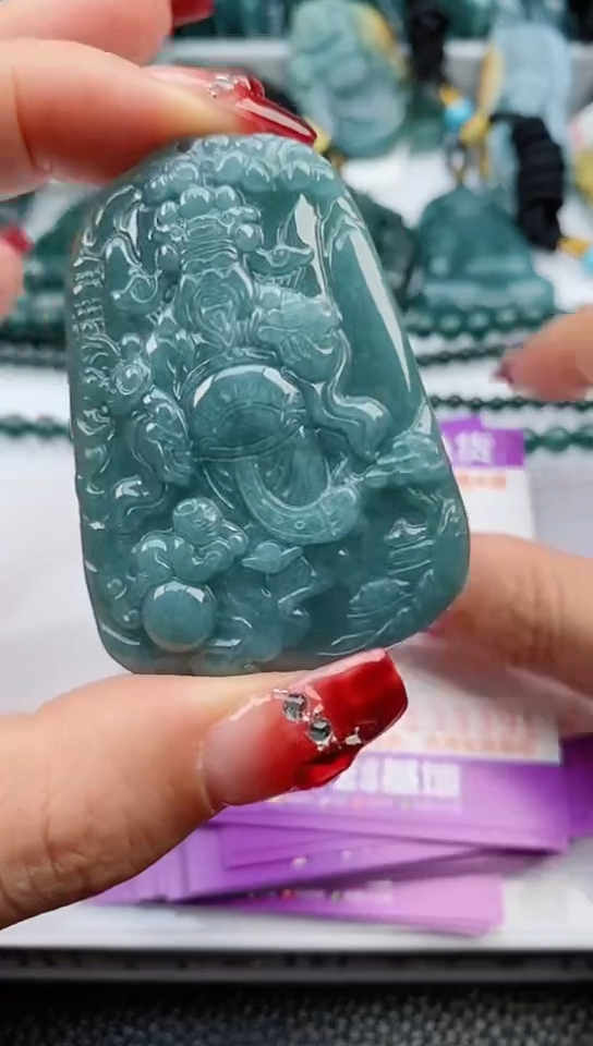 【闪购商品】翡翠颈饰未镶嵌             