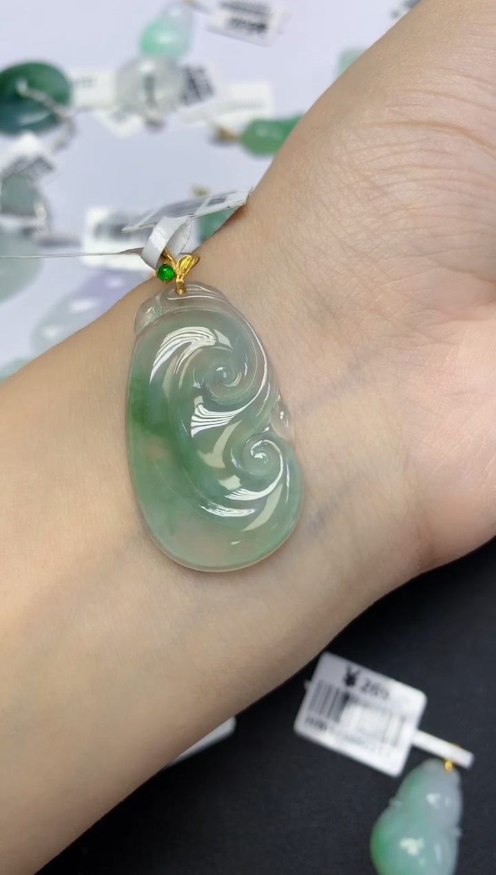 颈饰18K金镶嵌翡翠天然缅甸翡翠A货多样性发一件