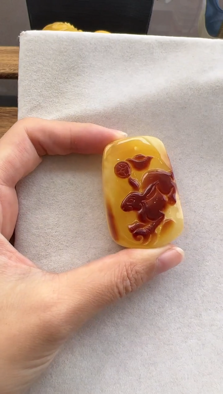 【闪购商品】定制琥珀未镶嵌10114168-吊坠