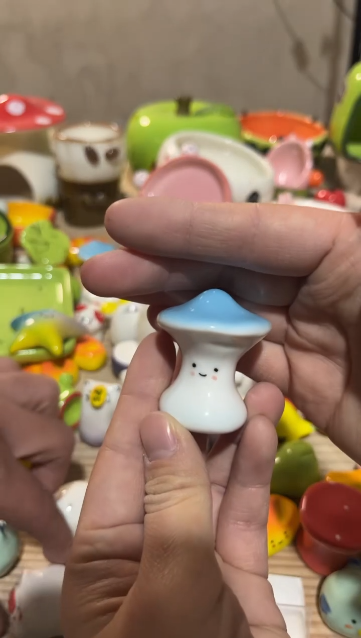 236手工手绘陶瓷品