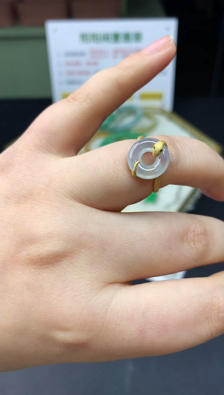 【闪购商品】翡翠吊坠(不含链)18K金镶嵌翡翠戒指