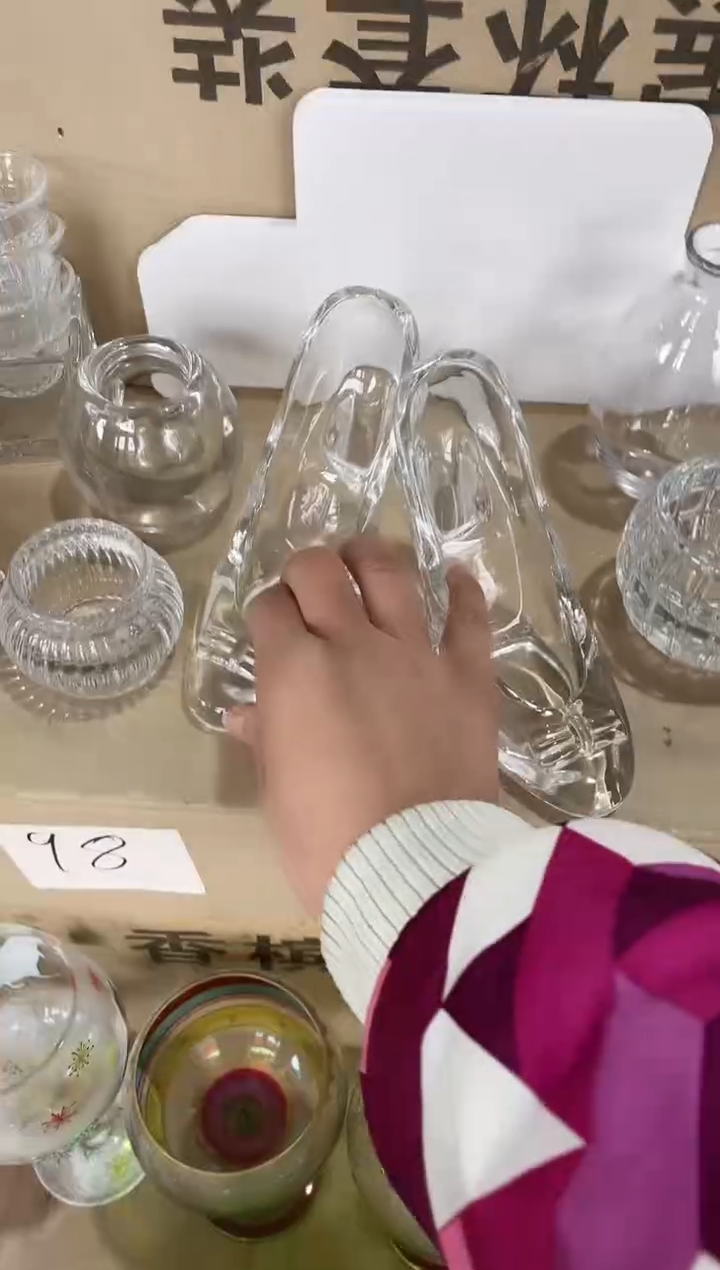 【闪购商品】无铅玻璃透明水晶鞋2只