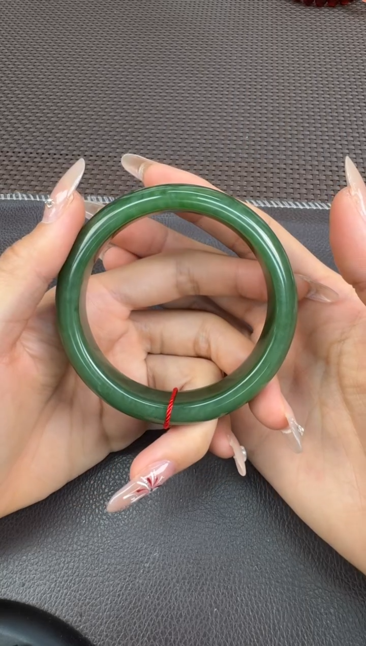 【闪购商品】和田玉手镯未镶嵌59