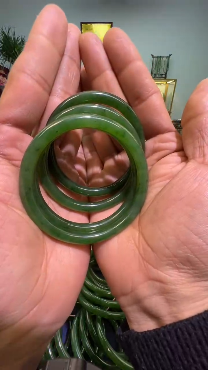 【闪购商品】和田玉手镯未镶嵌和田玉手镯多样性拍一发一