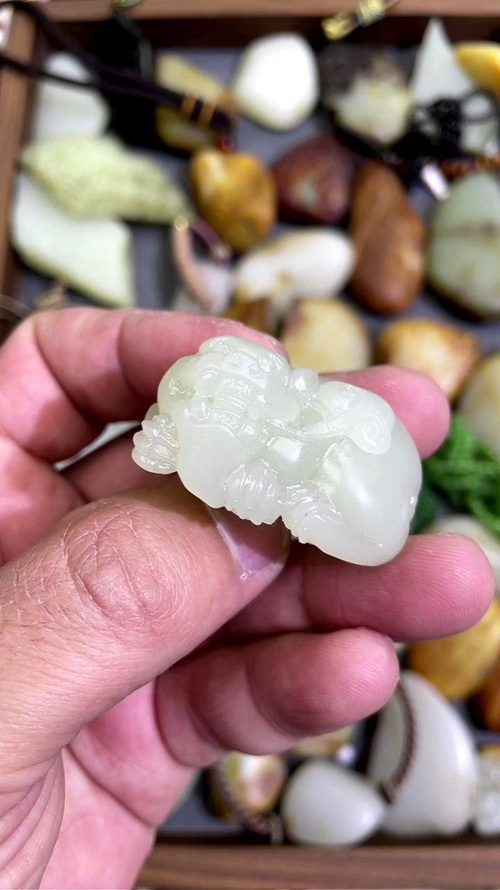 【闪购商品】和田玉颈饰未镶嵌新疆山料貔貅有包容