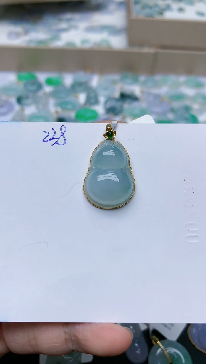 【闪购商品】翡翠颈饰18K金镶嵌天然翡翠A货    238