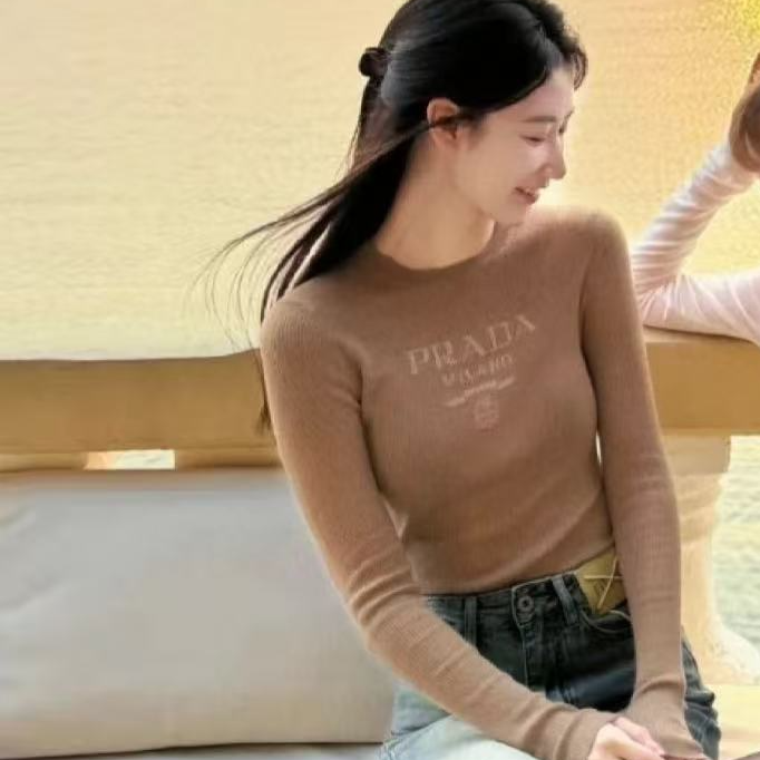 未使用 Prada/普拉达 纯色圆领长袖毛衣