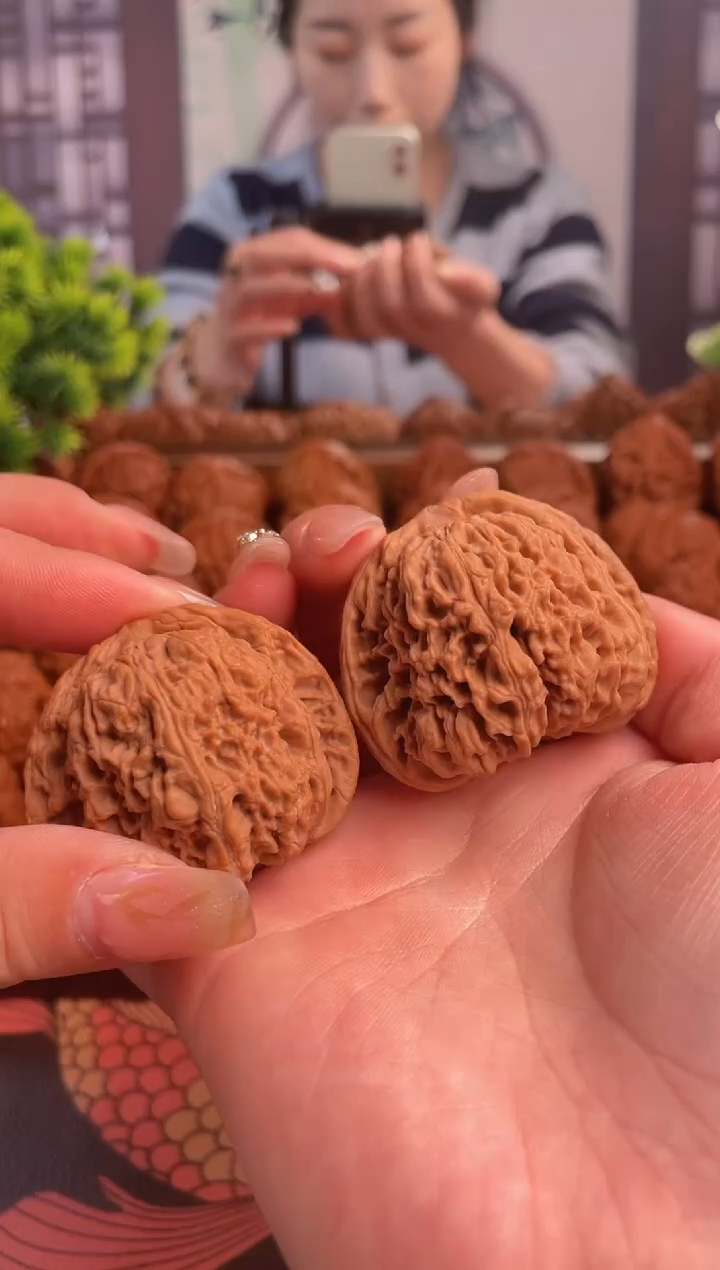 【闪购商品】文玩核桃把件S62号44尺南疆石