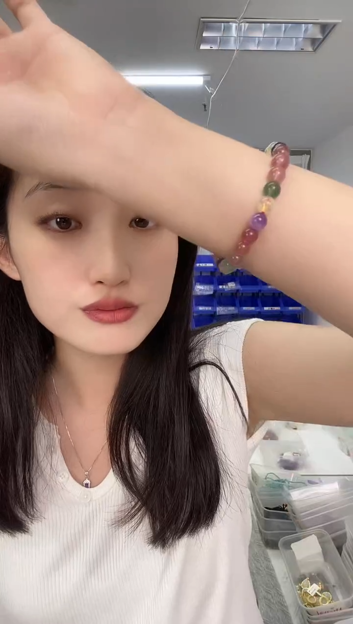 水晶手链未镶嵌天然珠宝多样性发其一