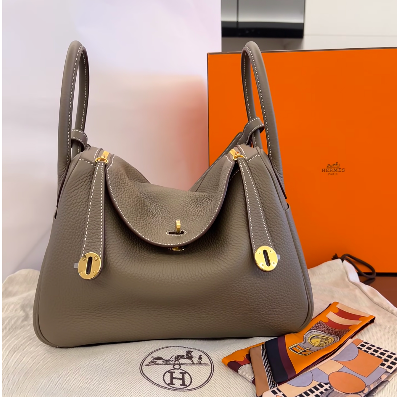 99新 Hermes/爱马仕 爱马仕lindy30大象灰金扣tc皮Z单