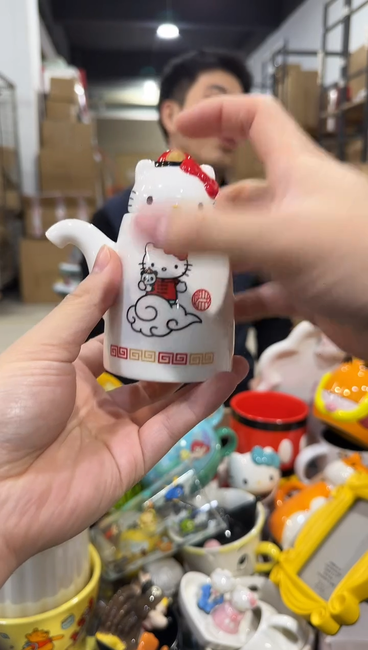 瓷片kt猫酱油壶 