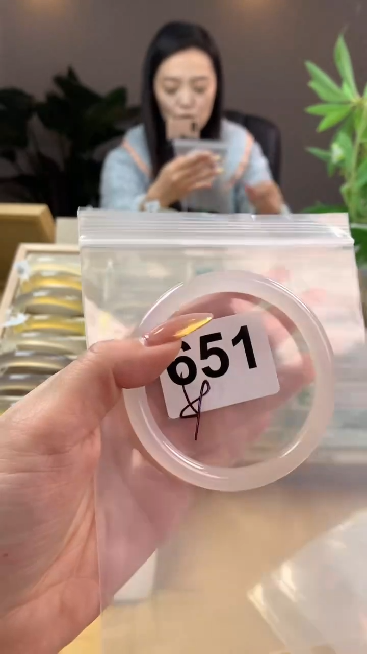 【闪购商品】玛瑙/玉髓手镯未镶嵌651
