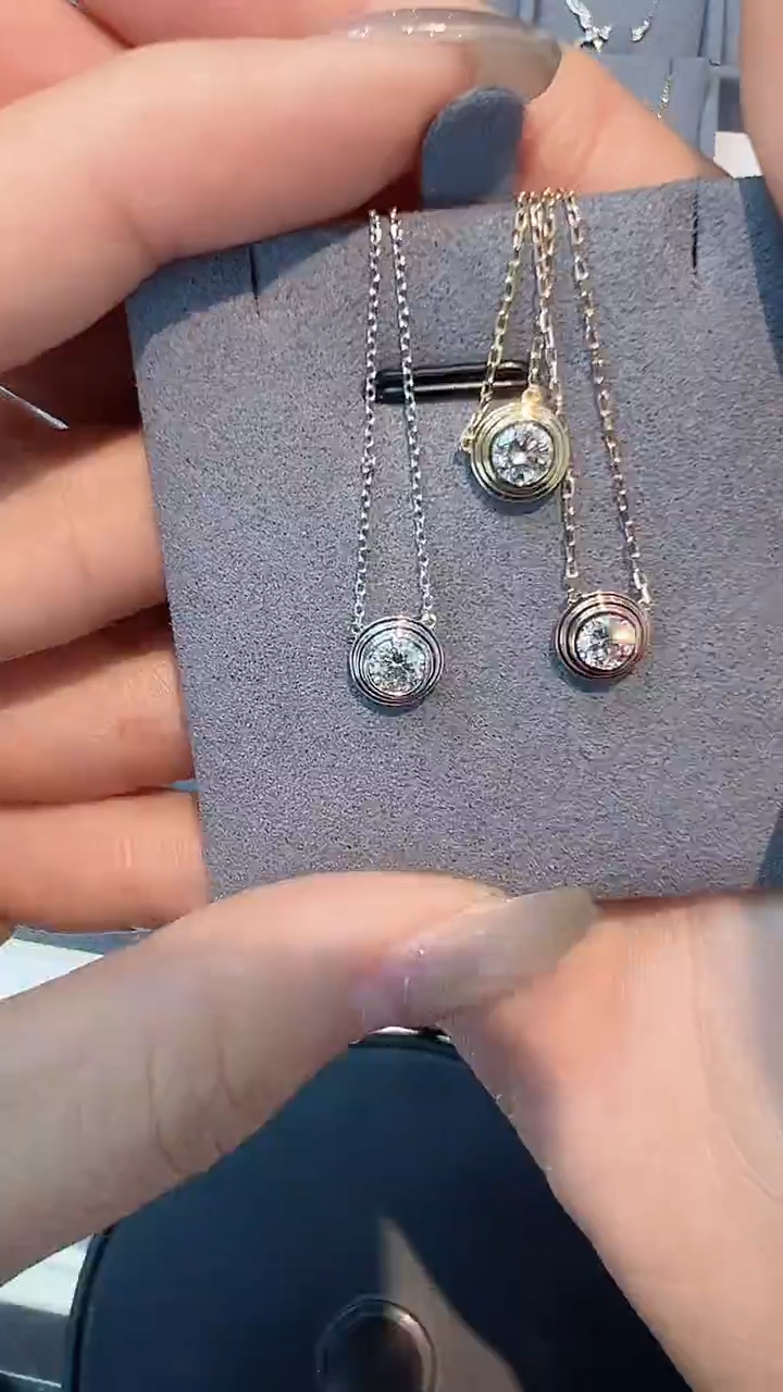 【闪购商品】钻石项链18K金镶嵌多样性发一