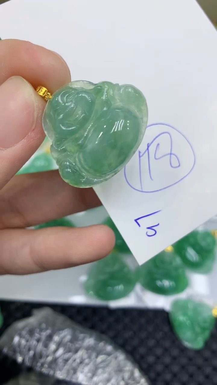 颈饰18K金镶嵌翡翠缅甸A货翡翠