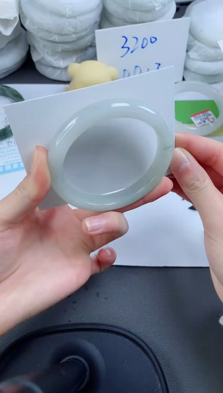 【闪购商品】石英质玉手镯未镶嵌27-59.2