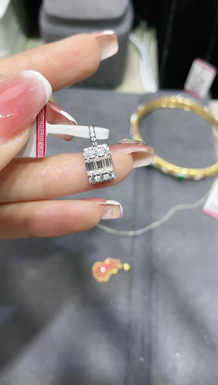 吊坠925银莫桑石 S925银镶嵌莫桑石吊坠（不含链）777