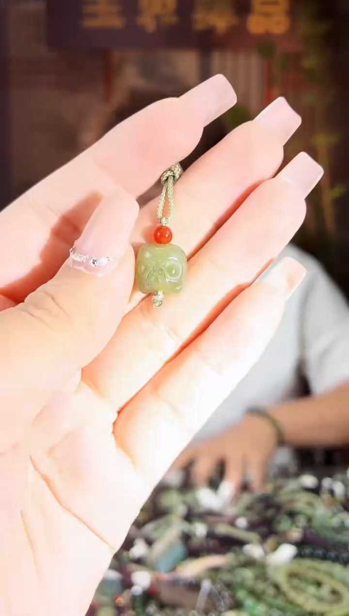 和田玉未镶嵌颈饰拍一发一