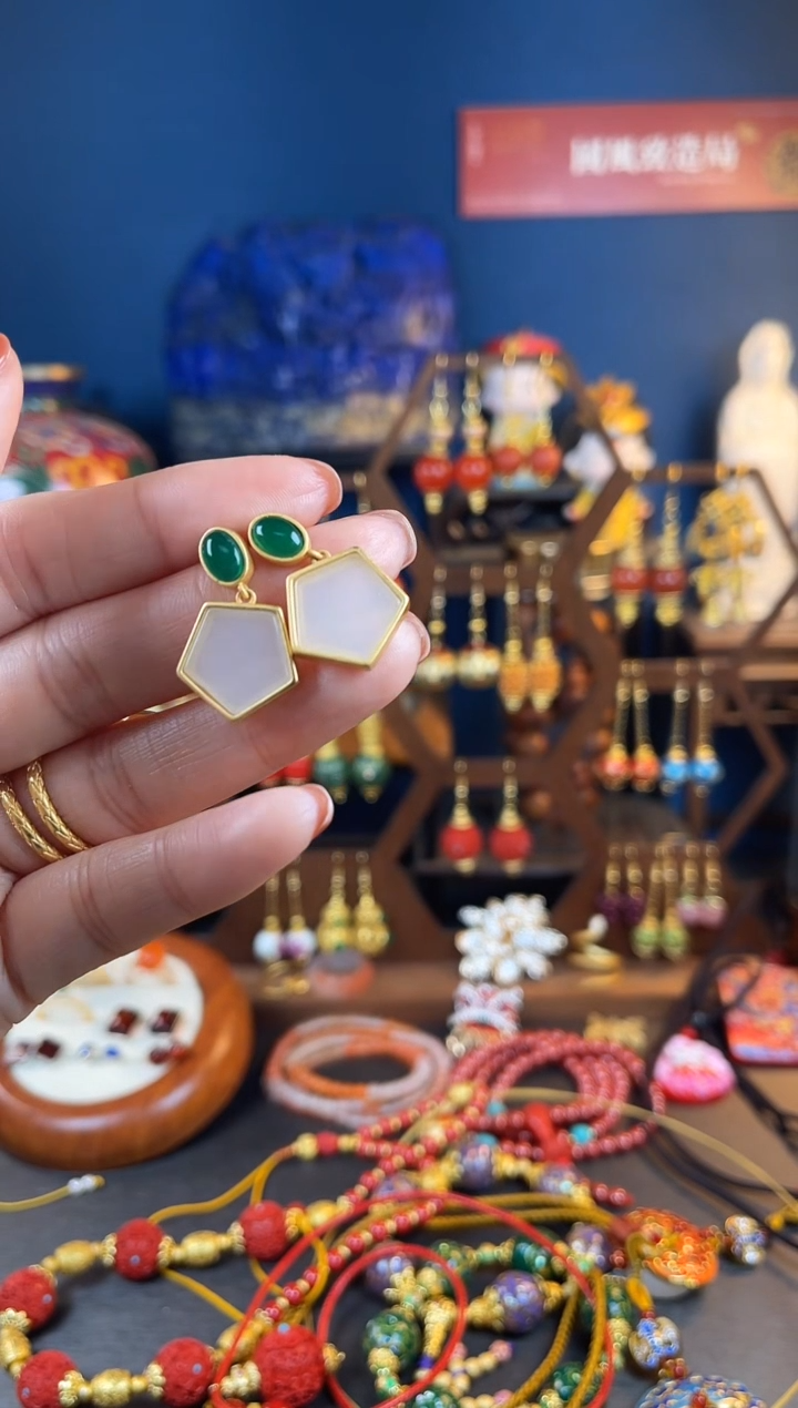 【闪购商品】五芒星珐琅景泰蓝耳钉