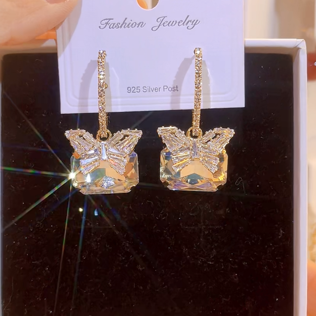 铜合金合成锆石耳饰 小香风轻奢蝴蝶耳扣法式精致耳环时尚气质