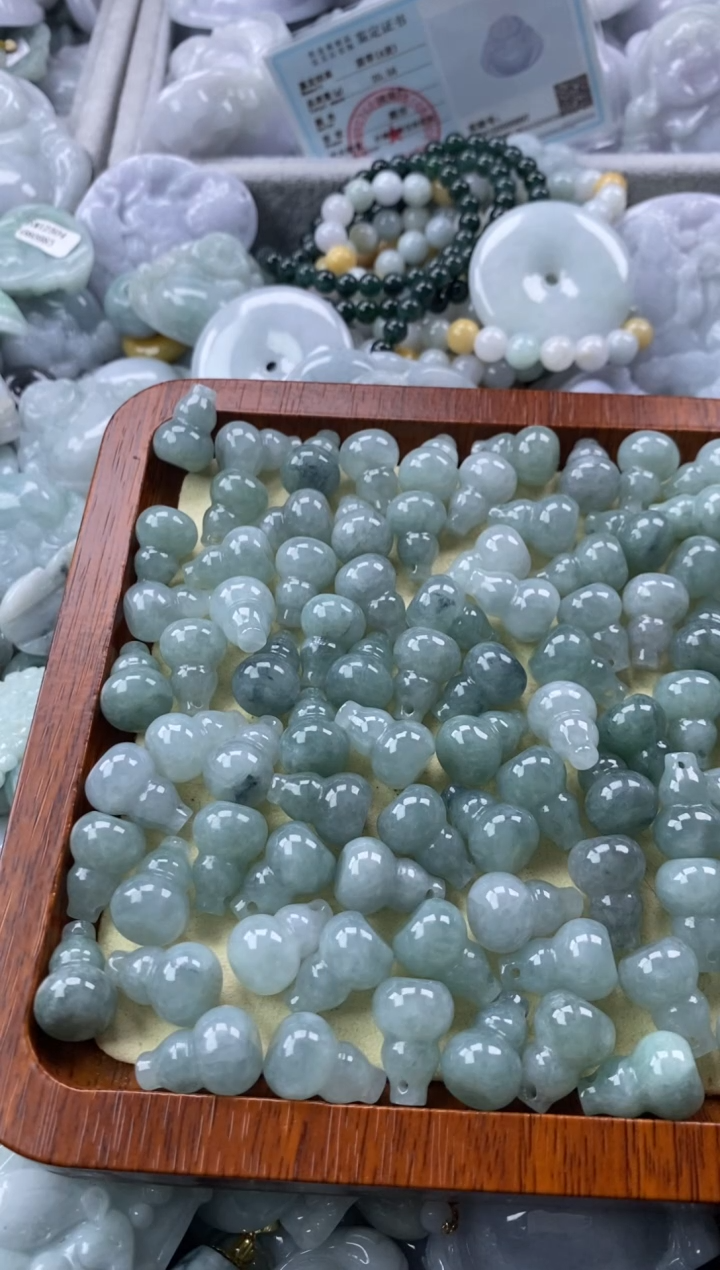 翡翠未镶嵌颈饰缅甸A货翡翠HL