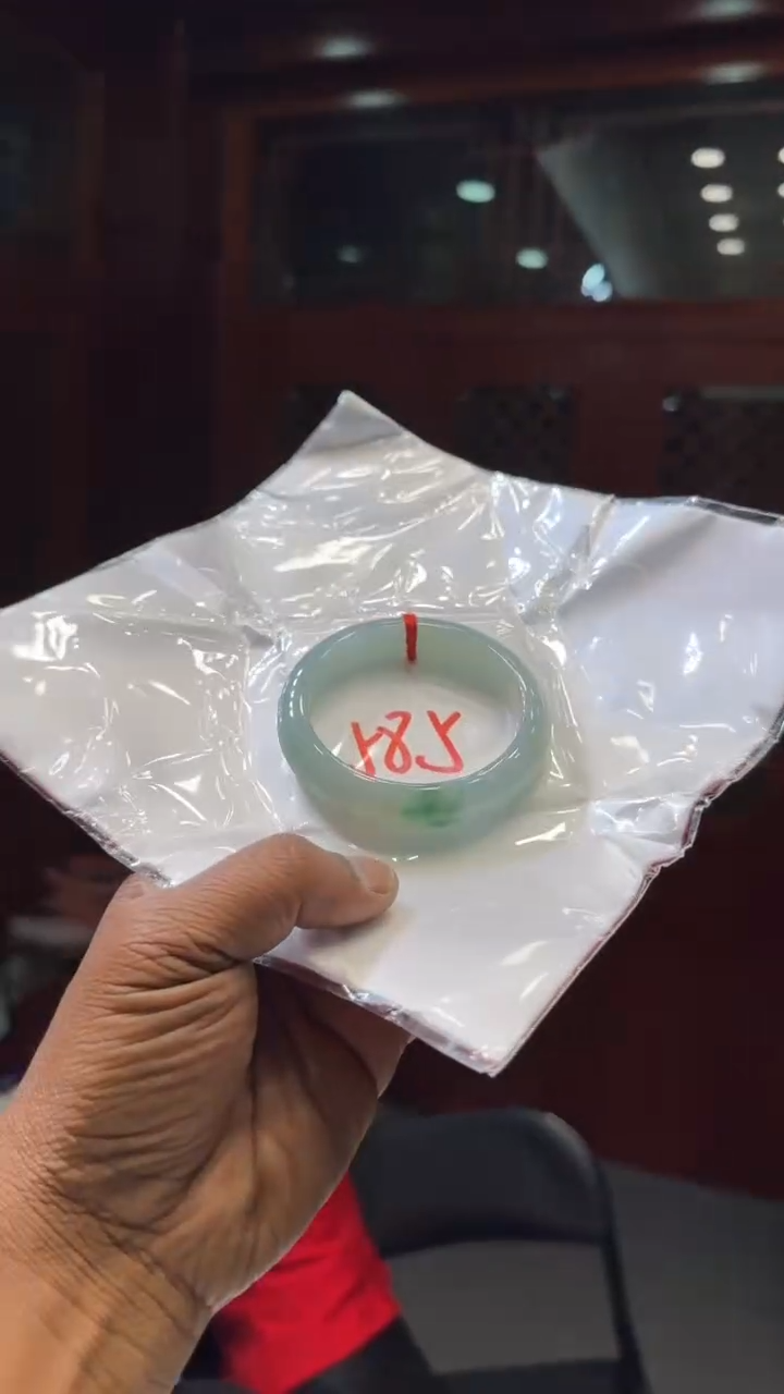 【闪购商品】翡翠手镯未镶嵌手镯