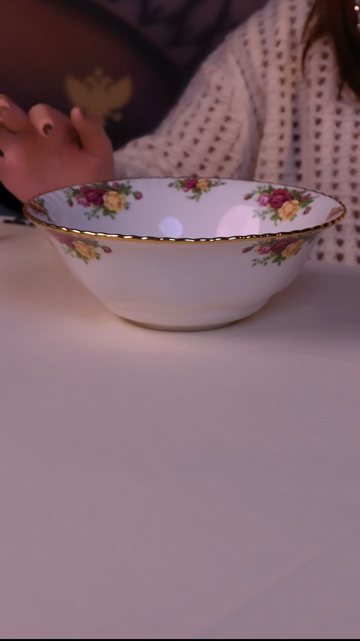 皇家阿尔伯特  老镇玫瑰 汤煲