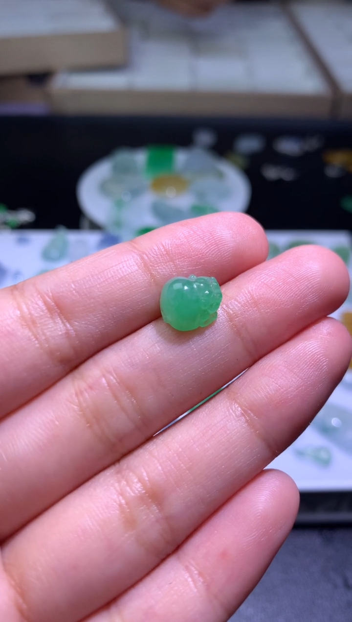 定制翡翠未镶嵌毛货