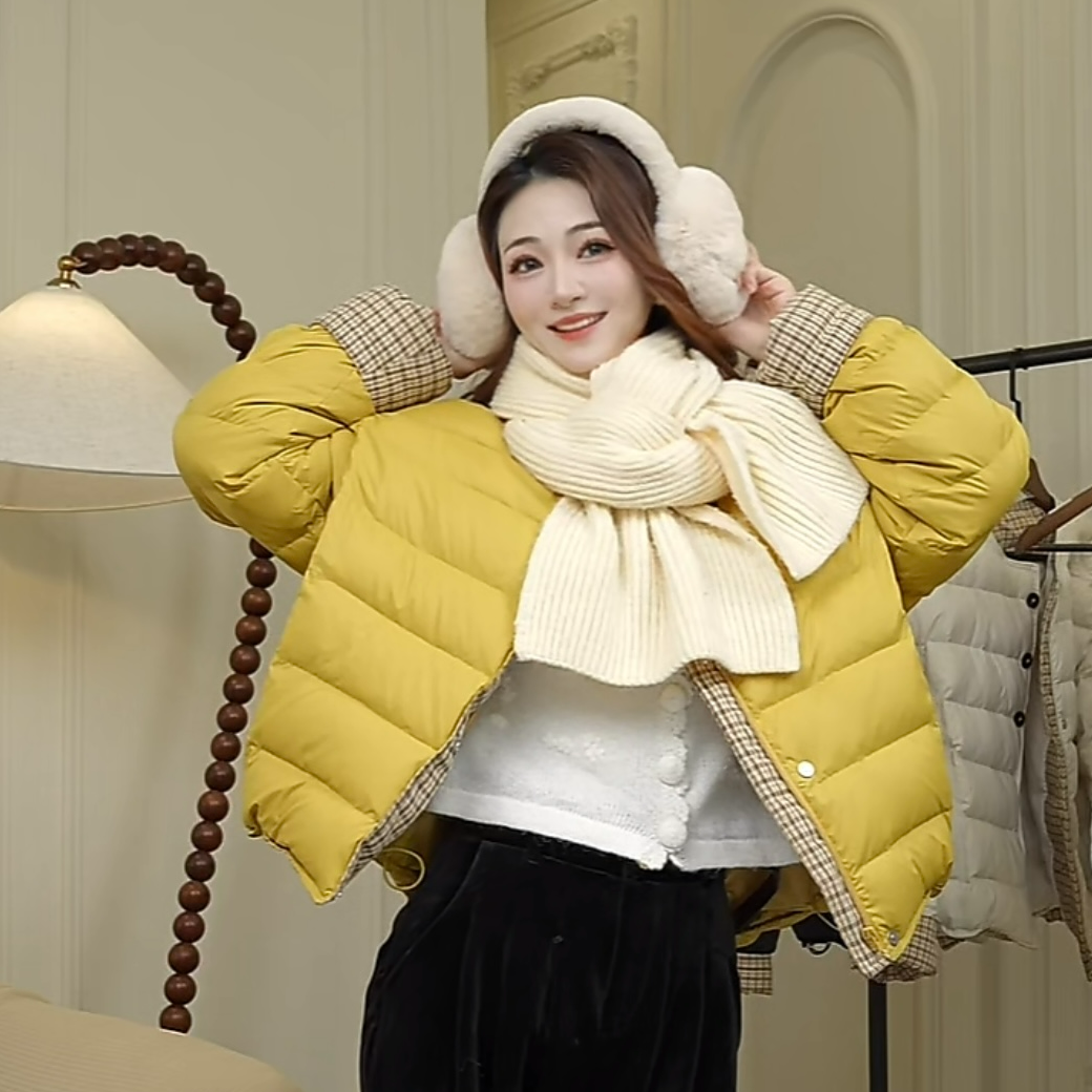 韩版保暖三粒扣格子拼接圆领短款羽绒服女百搭宽松冬季外套