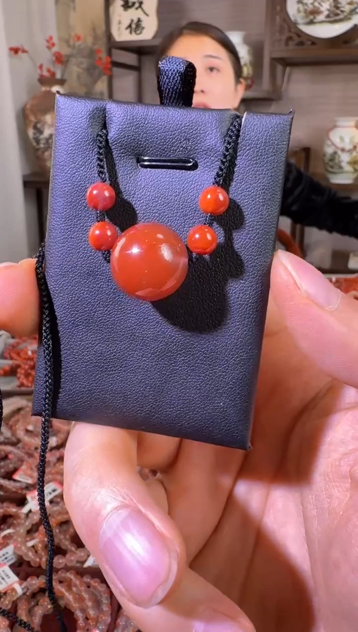 吊坠(赠链)未镶嵌南红玛瑙福利款南红大单珠吊坠 天然原矿