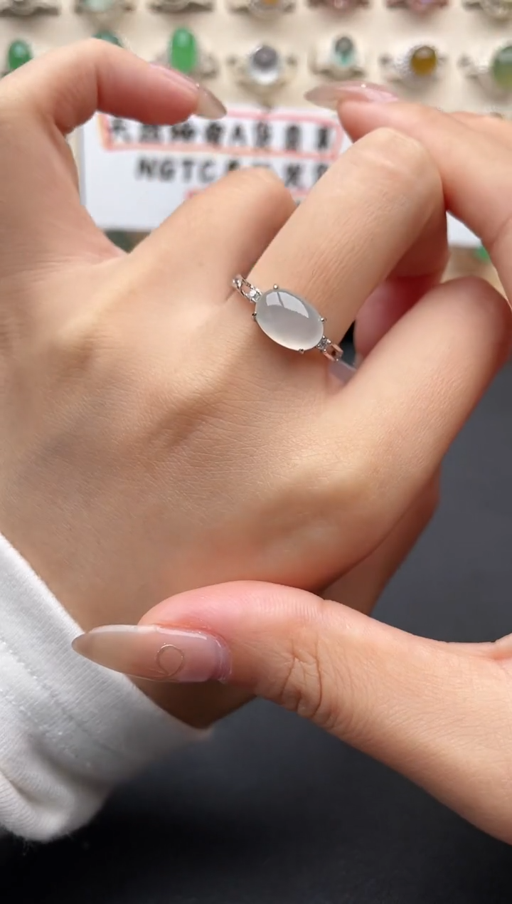 【闪购商品】翡翠戒指银S925镶嵌一物一证一礼盒