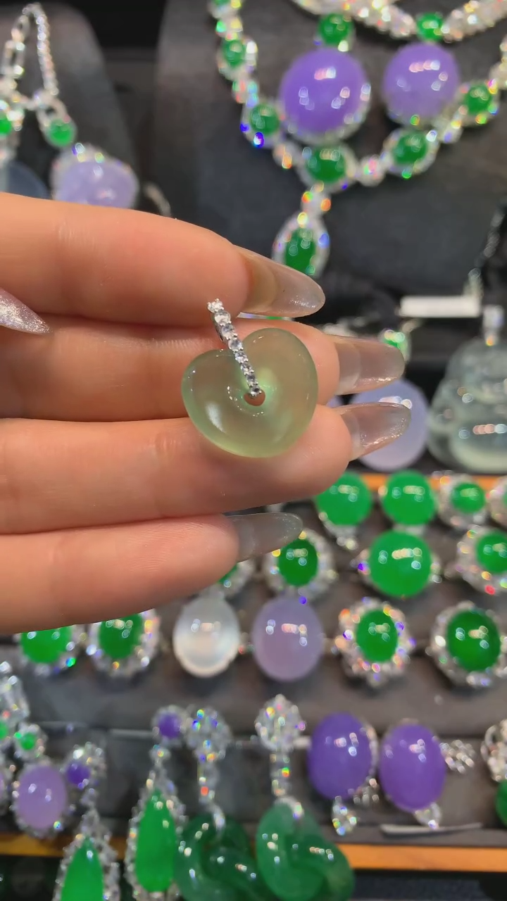 【闪购商品】翡翠吊坠(不含链)18K金镶嵌吊坠