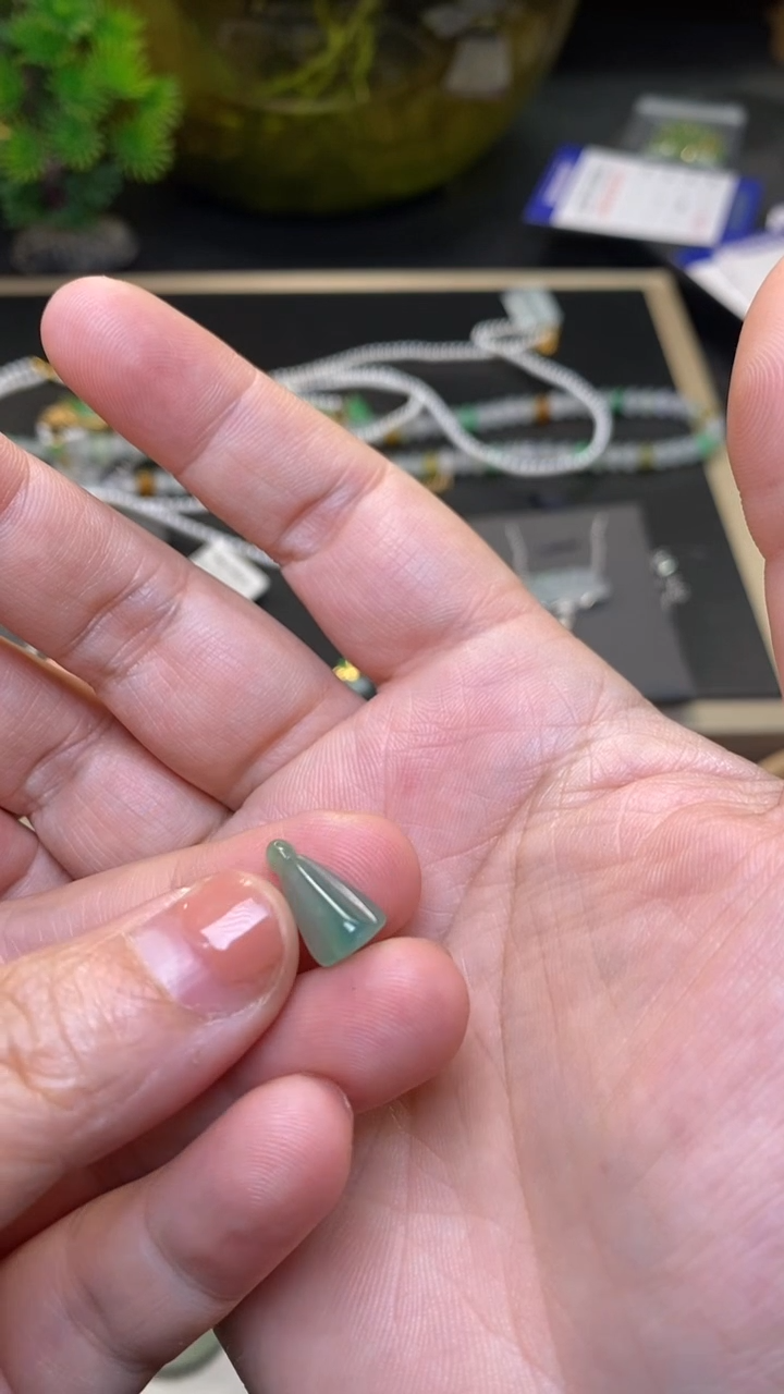 颈饰未镶嵌翡翠净货36320