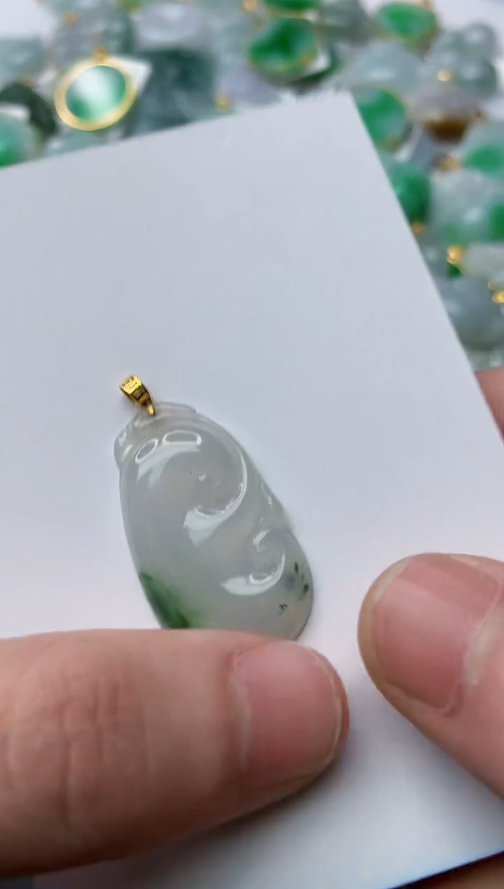 【闪购商品】翡翠颈饰18K金镶嵌23.........