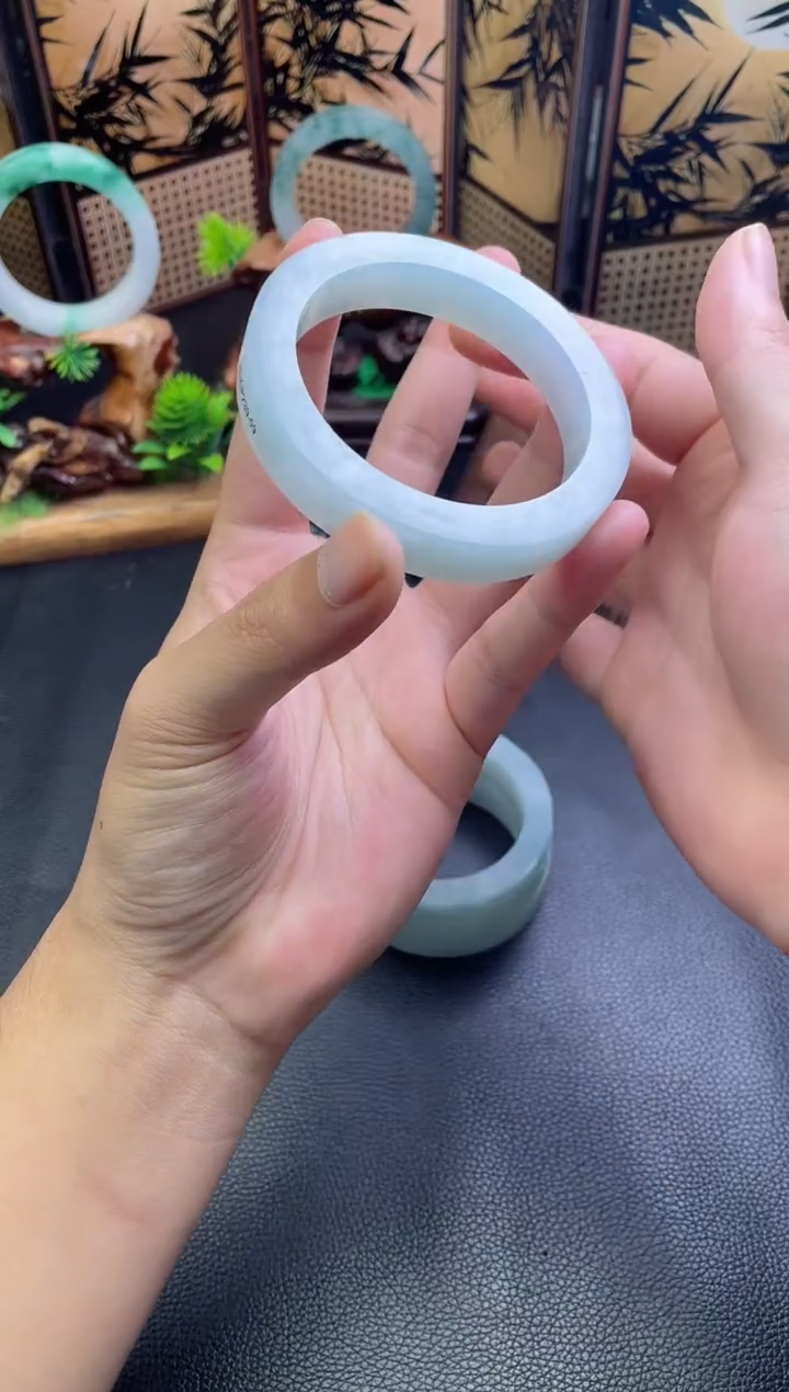 定制翡翠手镯未镶嵌手镯