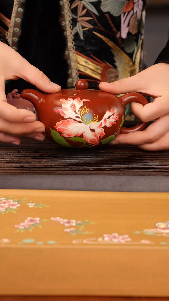 茶壶紫砂朱泥荷花