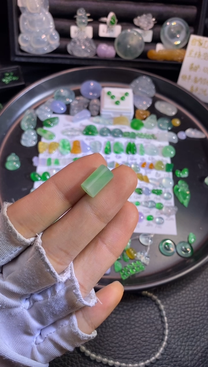 【闪购商品】翡翠未镶嵌挂件桶珠