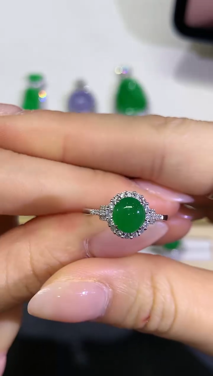 【闪购商品】翡翠颈饰18K金镶嵌团购82