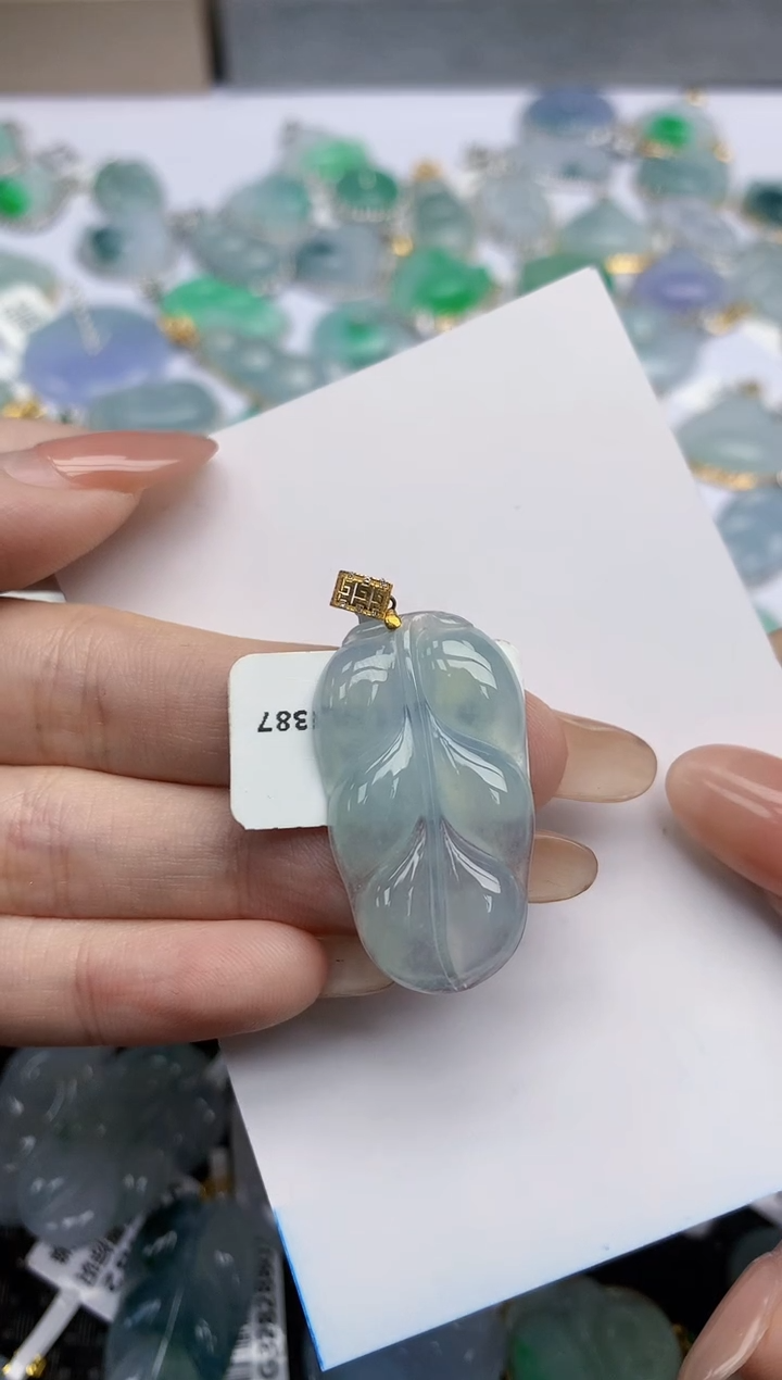 【闪购商品】翡翠挂件18K金镶嵌天然翡翠A货